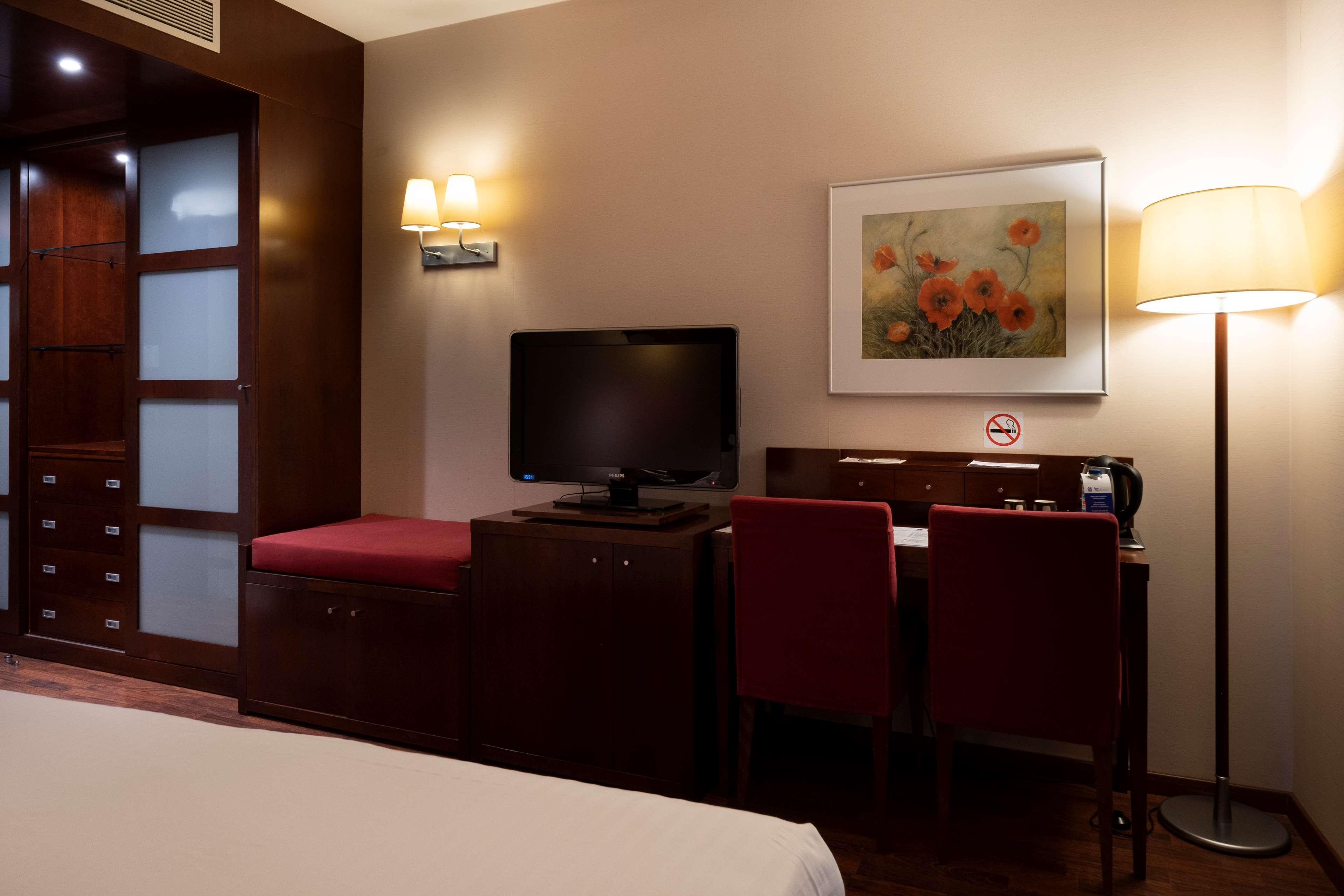 Best Western Hotel Mediterraneo Castelldefels Extérieur photo